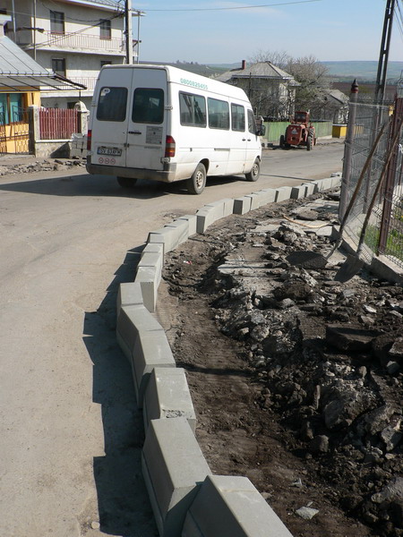1 Botosani trotuar cu borduri 2.jpg